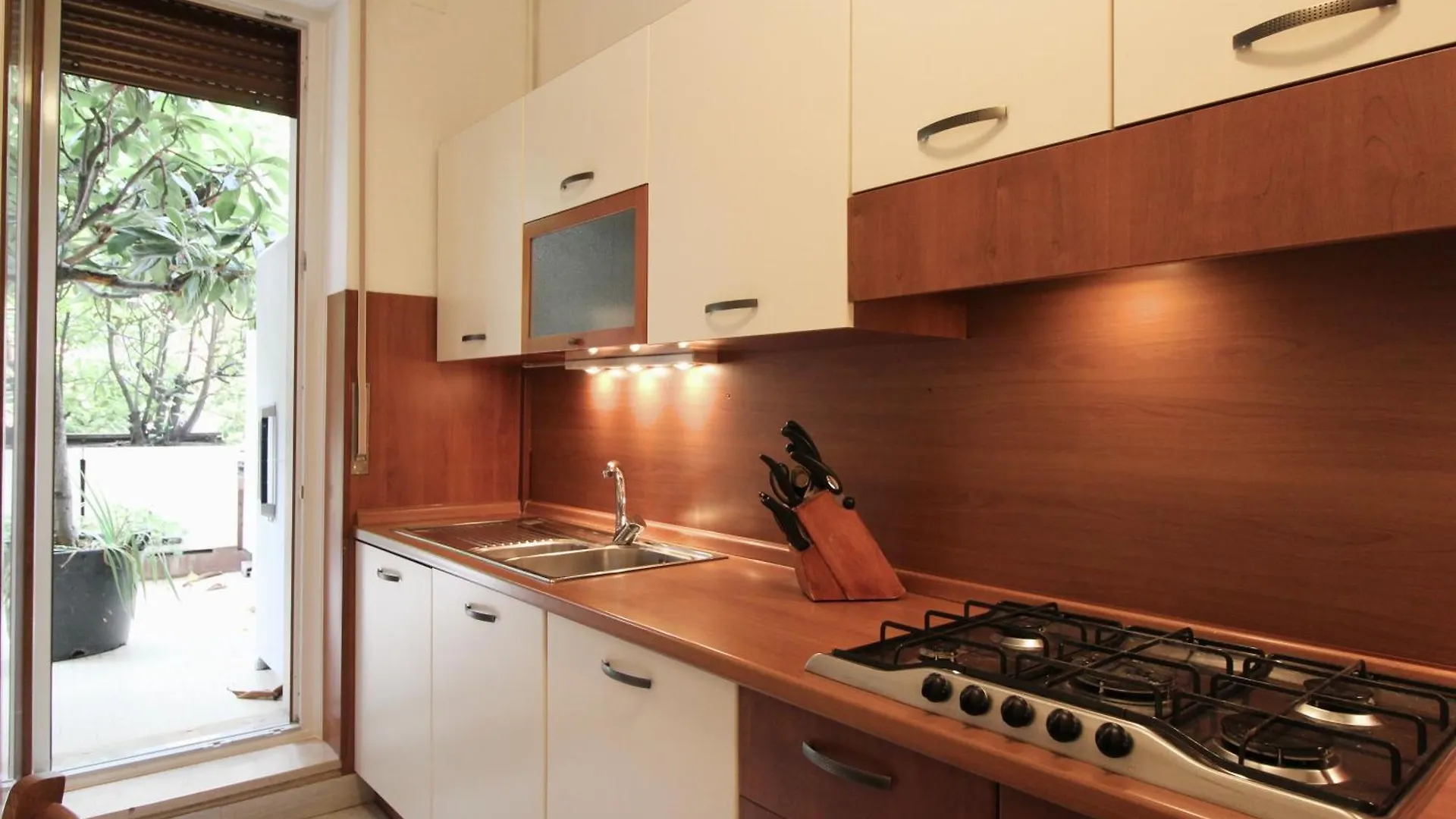 Frate - Your Home From Home Milan 0*,  Italy